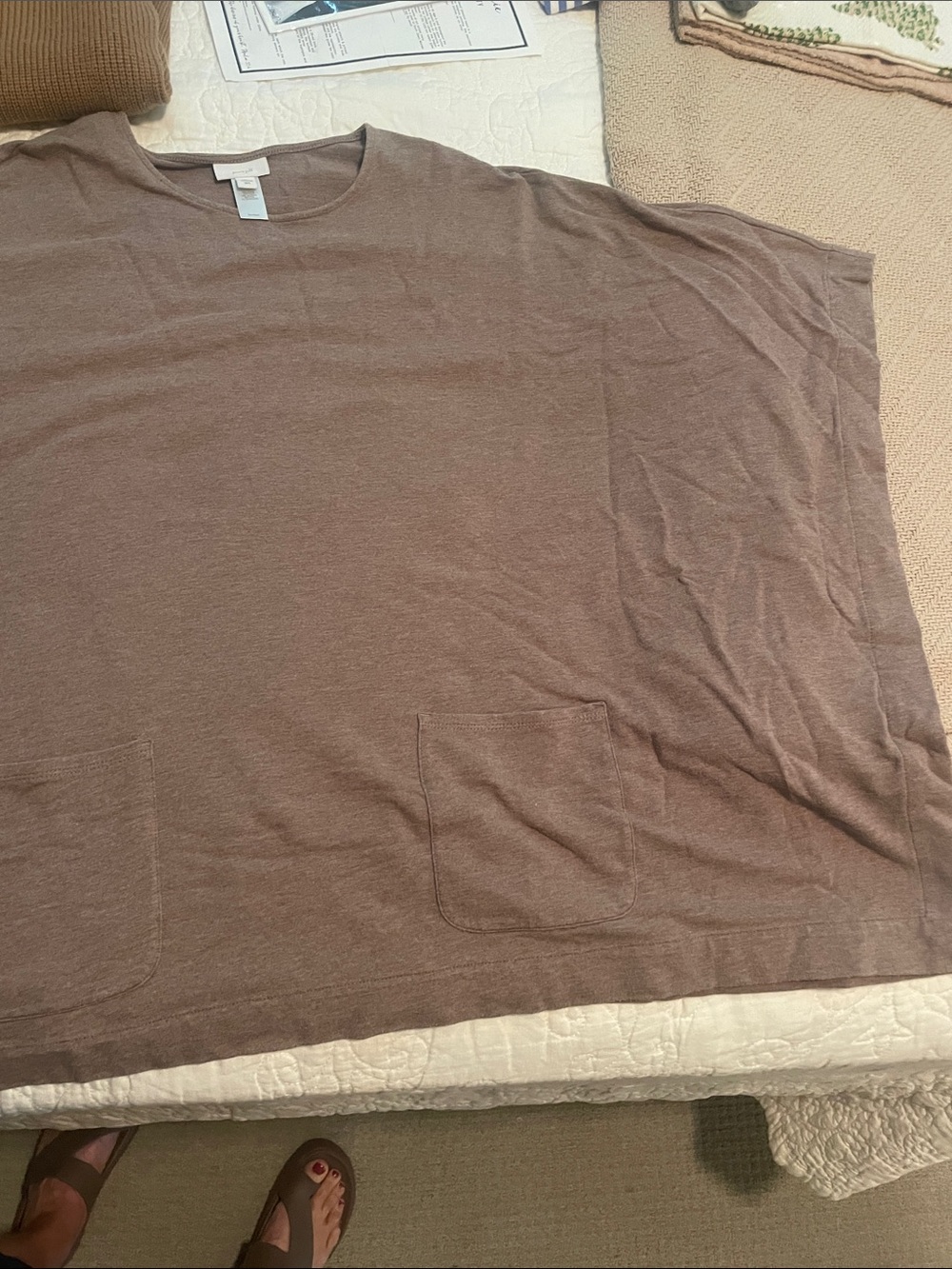 Women’s  Crewneck Short-Sleeve Shirt in Brown - Classic Casual